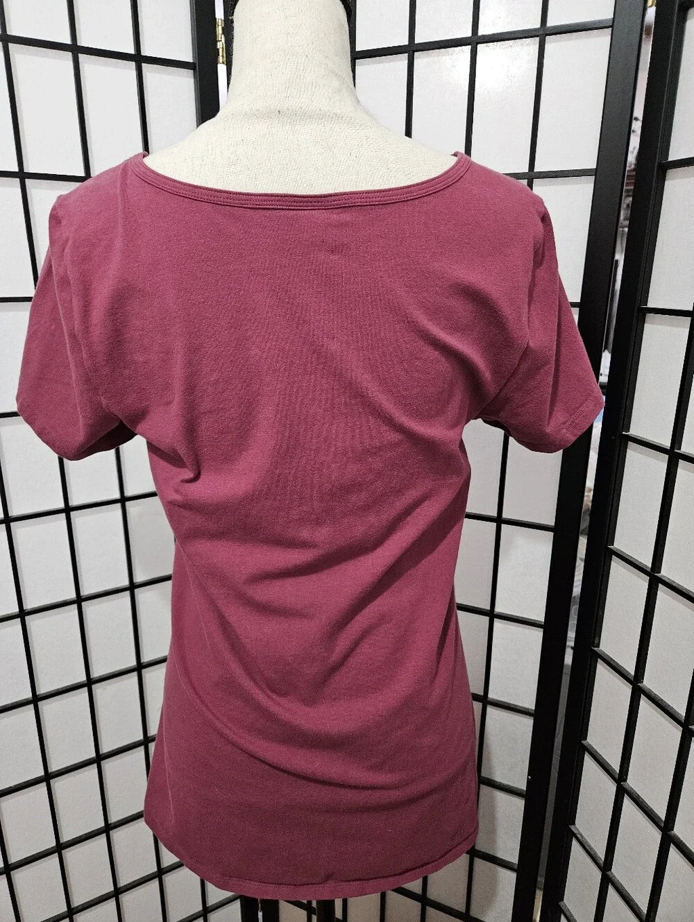 Torrid Size 1 (1X) Berry Short Sleeve Strappy Scoop Neck Stretch Knit Top - Picture 4 of 5